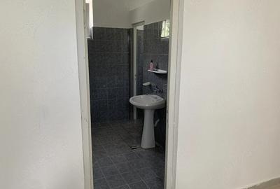 Spațiu comercial, de 330 mp, în Central - 3