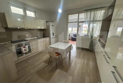 Apartament cu 4 camere decomandat în Central