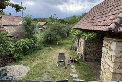 Casă cu 4 camere cu Teren 470 Mp în Podeni - 2