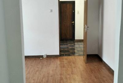 Apartament cu 2 camere semidecomandat în Tineretului