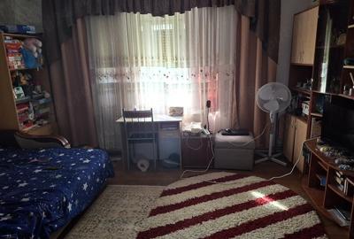 Casă cu 3 camere cu Teren 750 Mp în Vladimirescu