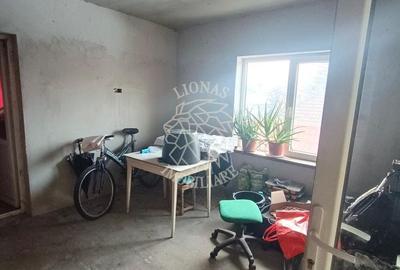 Casă individuală cu 8 camere cu Canalizare în Decebal - 6