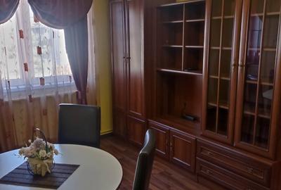 Apartament cu 2 camere nedecomandat în Simeria