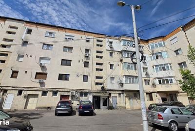 Garsonieră în Est