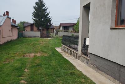 Casă cu 3 camere decomandat în Blejoi