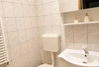 Apartament cu 3 camere decomandat în Complex Studențesc