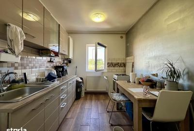 Apartament cu 3 camere semidecomandat în UMT