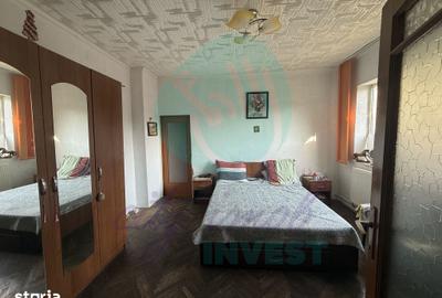 Casă cu 5 camere cu Teren 198 Mp în Decebal