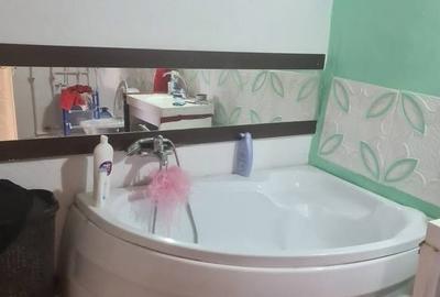 Casă cu 3 camere cu Teren 1000 Mp în Central