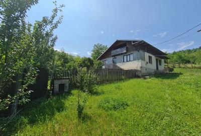 Casă cu 3 camere în Măgura