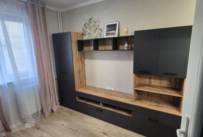 Apartament semidecomandat în Rogerius