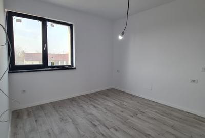 Casă individuală cu 4 camere cu Canalizare în Costi - 14