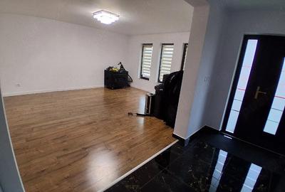 Casă cu Teren 640 Mp în Central - 10