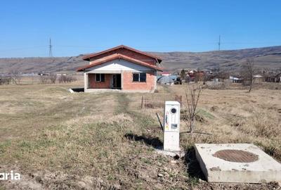 Casă cu 5 camere cu Teren 1843 Mp în Jucu - 2