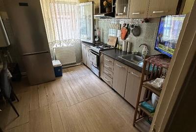 Apartament cu 3 camere decomandat în 5 Călărasi - 2