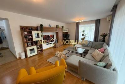 Apartament cu 3 camere decomandat, mobilat în Vitan