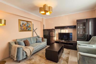 Apartament cu 3 camere semidecomandat, mobilat în Central