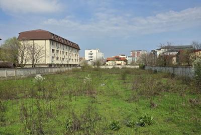 Teren de 5000 mp, în Drumul Taberei