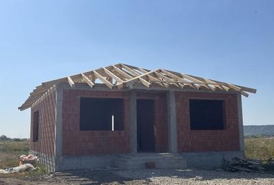 Casă cu 3 camere în Oșorhei