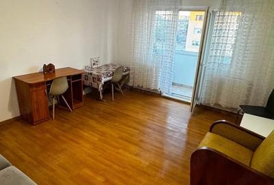 Apartament cu 2 camere decomandat în Exterior Vest
