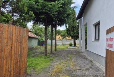 Casă cu 4 camere cu Teren 300 Mp în Central - 2