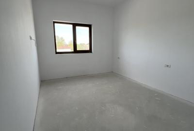 Duplex cu 5 camere cu Canalizare în Chișoda - 9