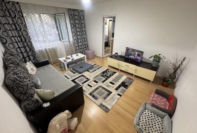 Apartament cu 2 camere semidecomandat, mobilat în Casa de Cultură