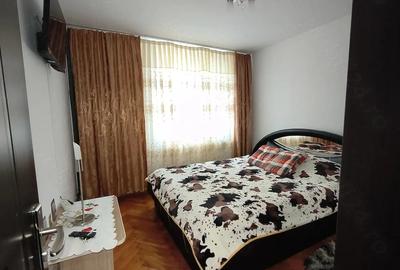 Apartament cu 2 camere semidecomandat în Craiovei