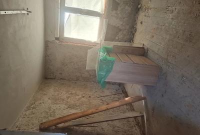 Casă cu 1 camere cu Teren 1500 Mp în Central