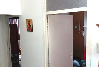 Apartament cu 4 camere decomandat în Micălaca