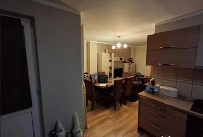 Apartament cu 3 camere decomandat, mobilat în Centrul Civic - 1