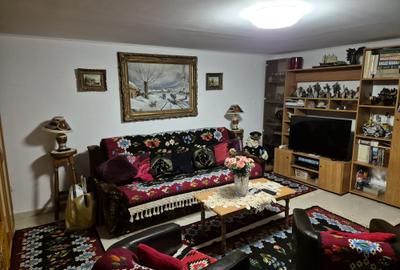 Casă individuală cu 3 camere cu Canalizare în Central - 3