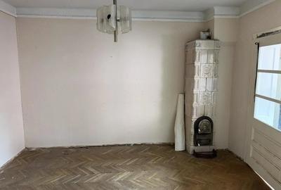 Casă cu Teren 750 Mp în Central