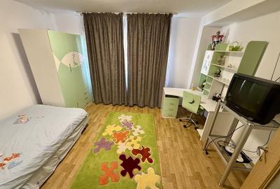 Apartament cu 3 camere decomandat în Micro 3