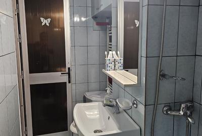 Apartament cu 2 camere decomandat în Traian