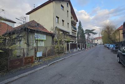 Casă individuală cu 3 camere cu Canalizare în Central - 7