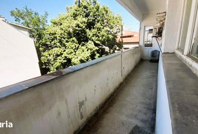 Apartament cu 3 camere în Victoriei