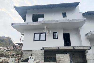 Casă individuală cu 4 camere cu Canalizare în Sâncraiu de Mureș