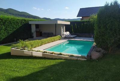 Casă cu Teren 930 Mp în Șard