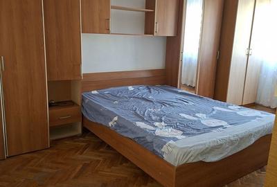 Apartament cu 2 camere decomandat în Craiovița Nouă