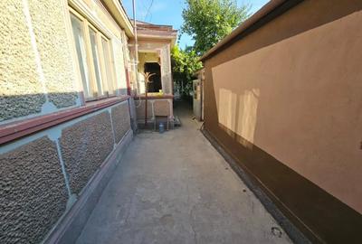 Casă cu 4 camere în Plantelor