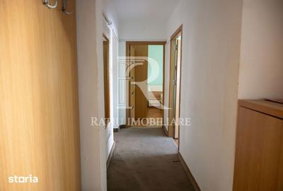 Apartament cu 3 camere decomandat în Decebal