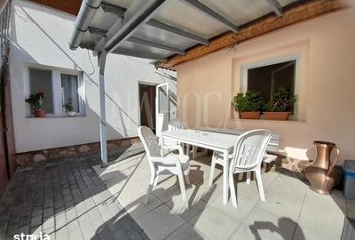 Casă cu 7 camere cu Teren 551 Mp în Sânmartin - 3