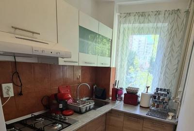 Apartament cu 2 camere decomandat în Ostroveni