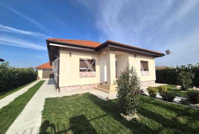 Casă individuală cu 3 camere cu Canalizare în Dumbrăvița - 1