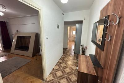Apartament cu 2 camere decomandat, mobilat în Lipovei - 3