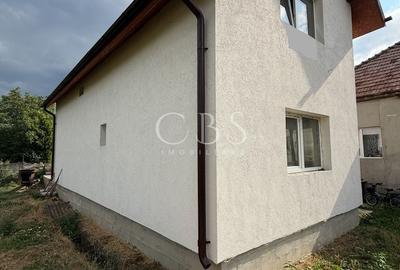 Casă cu 4 camere în Sânnicoară