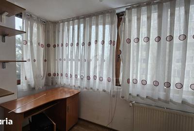Apartament cu 3 camere decomandat în Plopilor - 3
