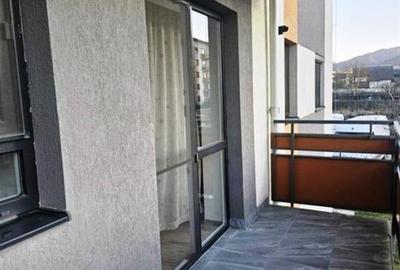 Apartament cu 2 camere decomandat, mobilat în Tractorul - 5