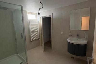 Casă individuală cu 4 camere cu Canalizare în Central - 9